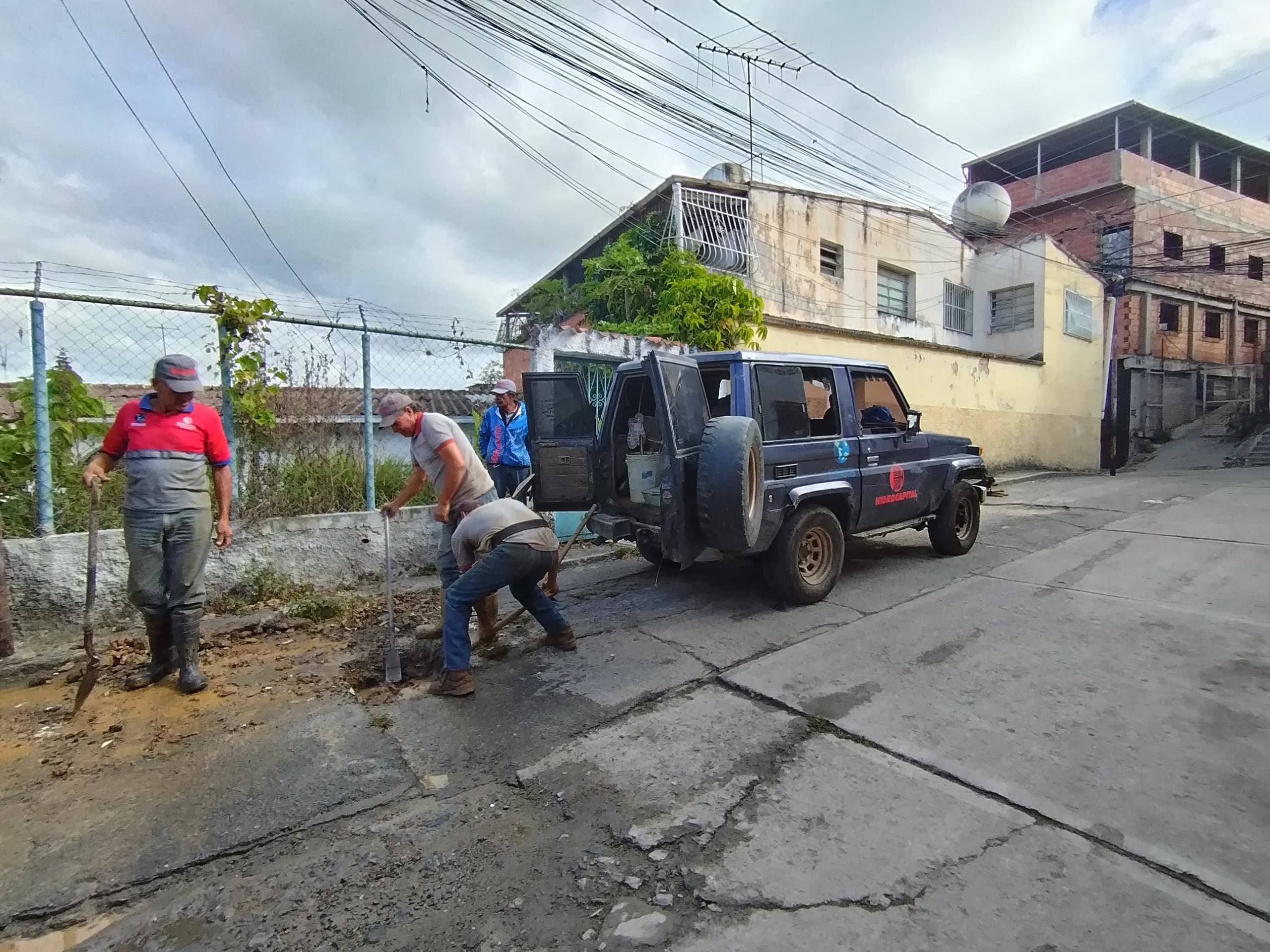 Hidrocapital atiende fuga en Matica Abajo
