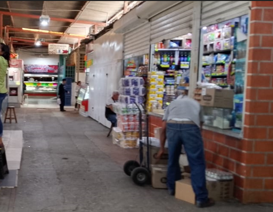 Vendedores del Mercado de El Paso garantizan productos a consumidores