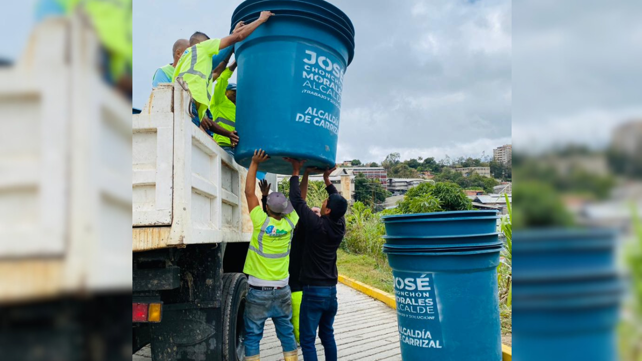 55 familias carrizaleñas beneficiadas con entrega de tanques