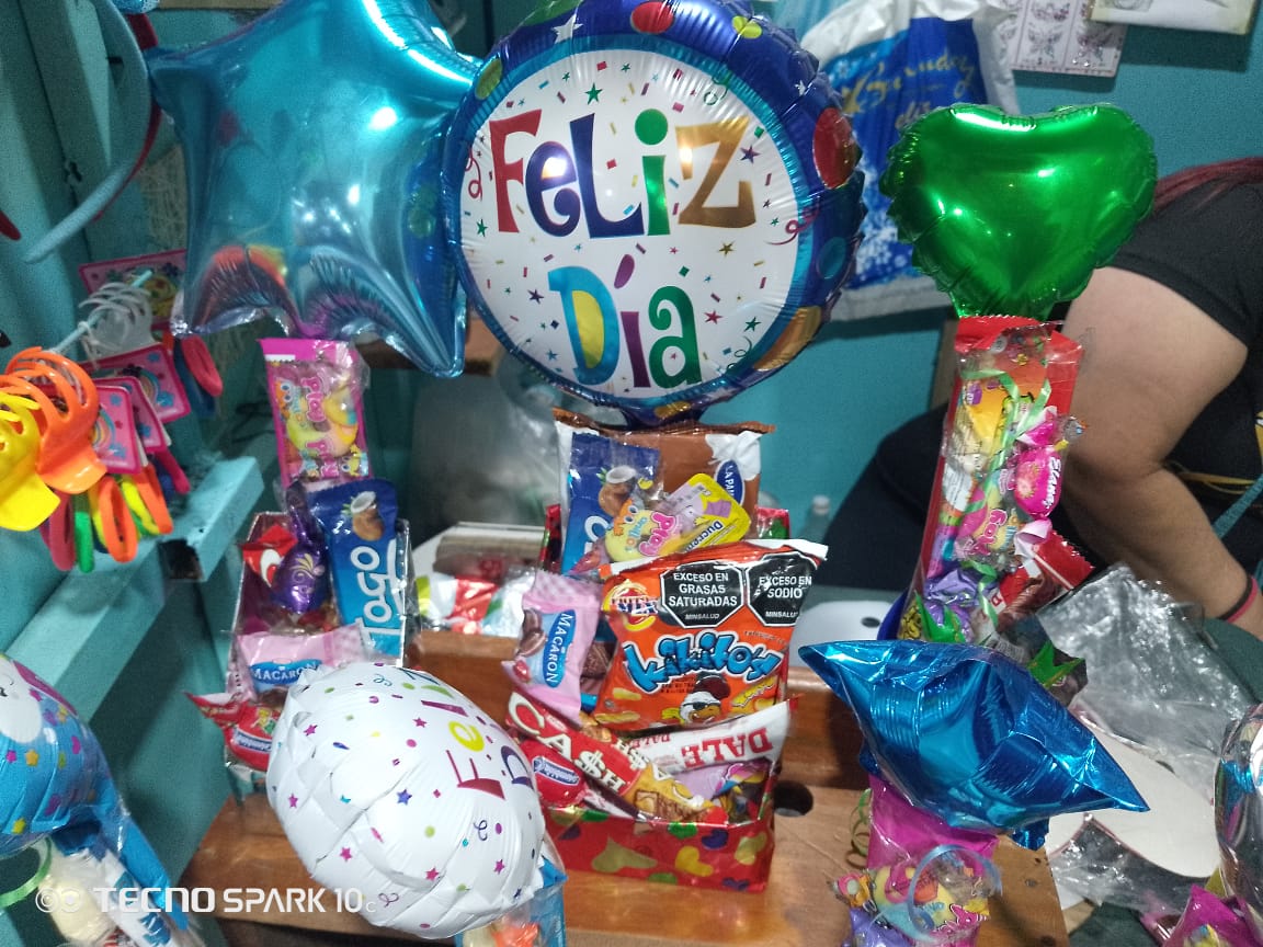 Preparan regalos para día de San Valentín