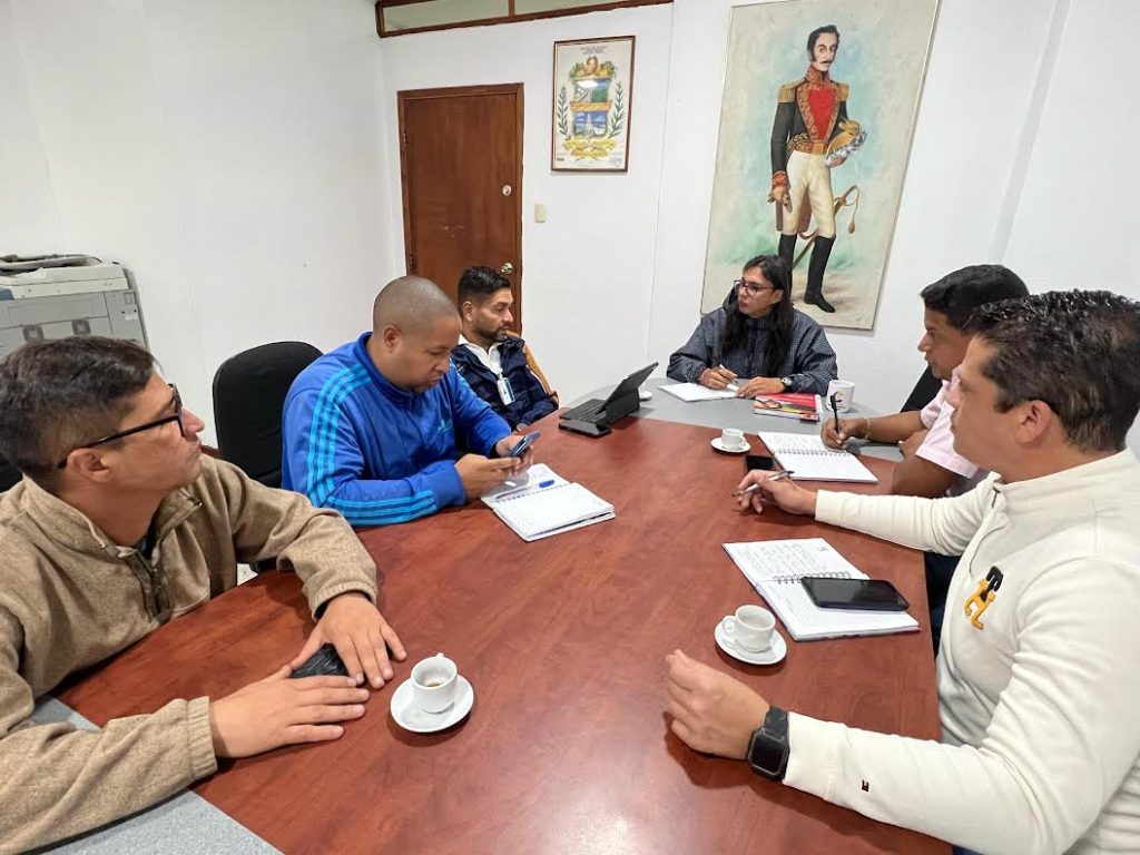 Atacan botes de agua en Carrizal