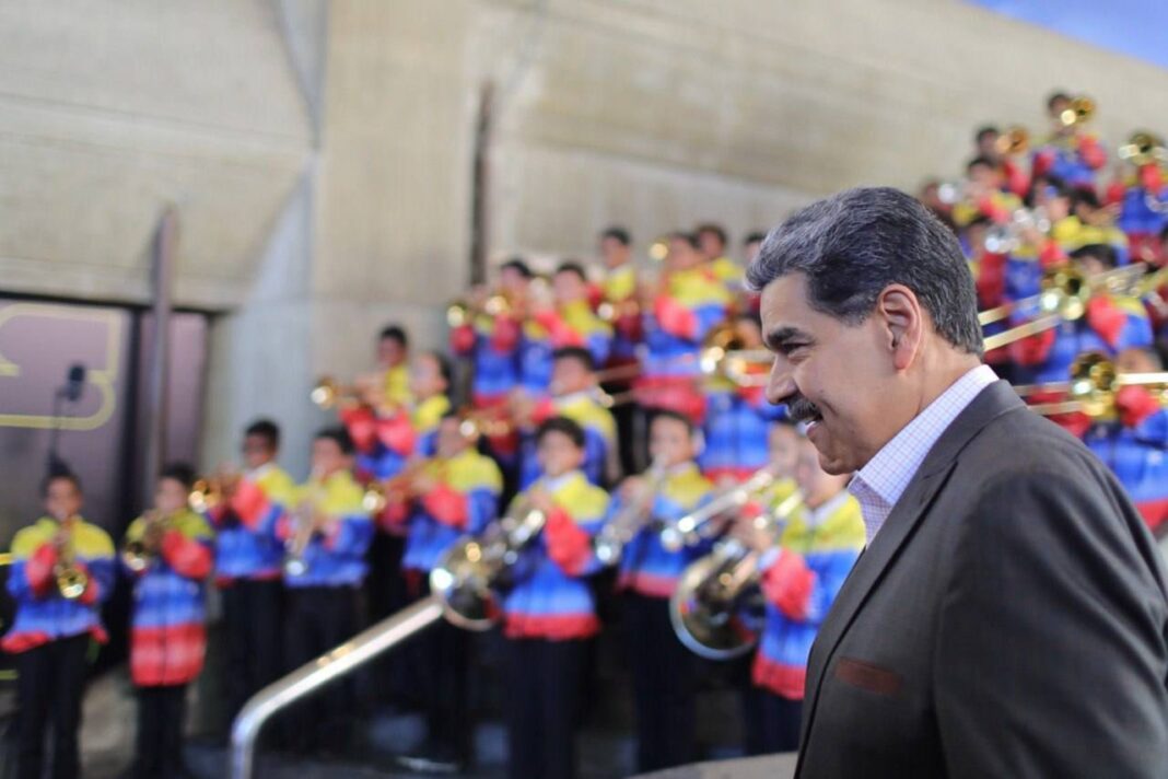 Maduro fija alcanzar los 2.000 de niños en El Sistema antes de 2027