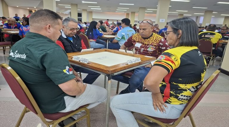 Primer Torneo Nacional de Dominó inicia por todo lo alto