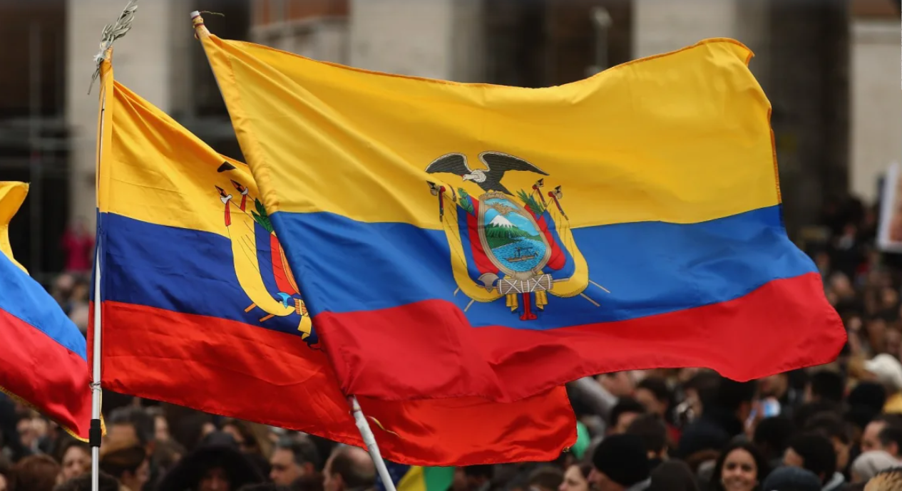 Ecuador propone establecer el dólar como moneda oficial