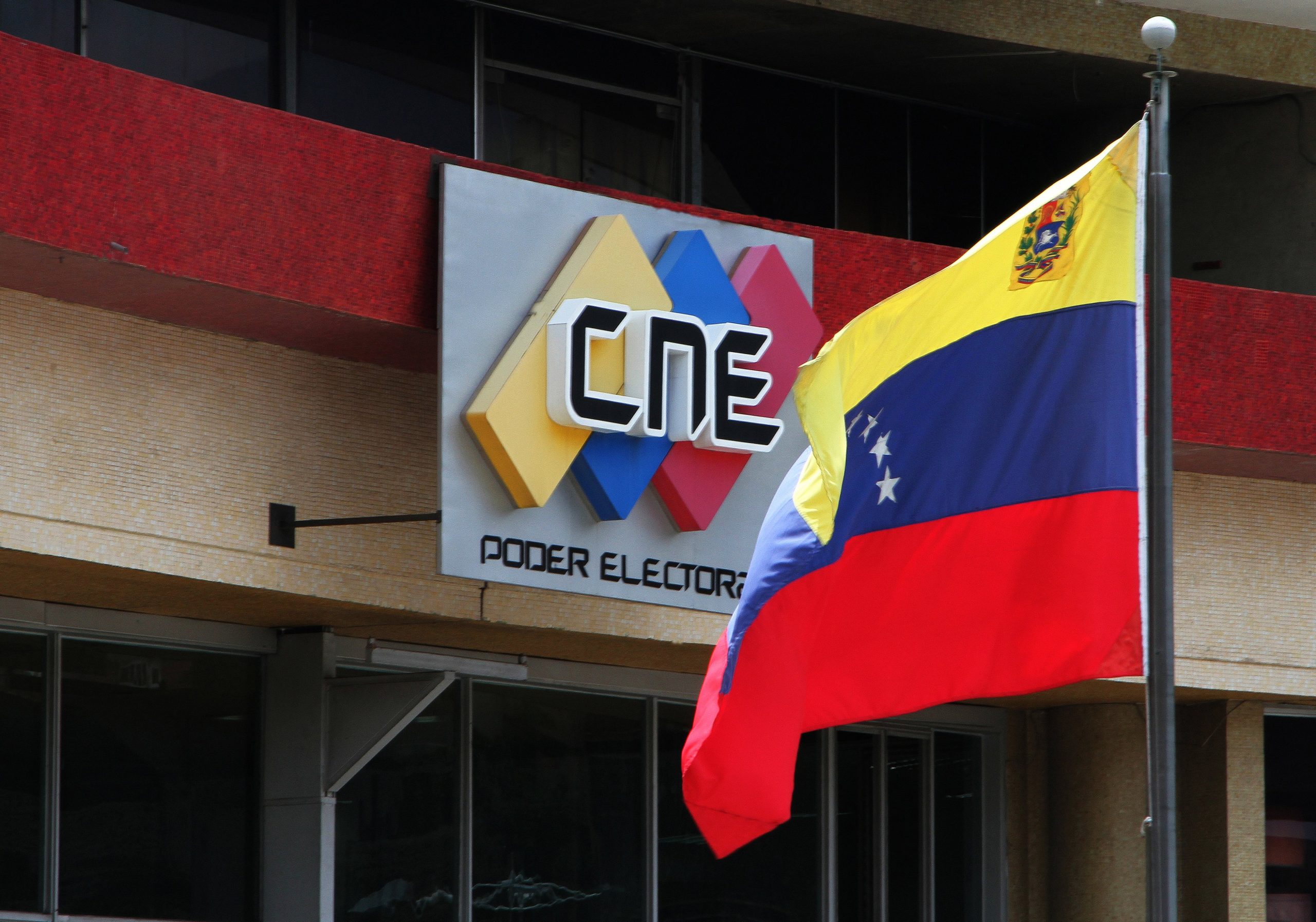 CNE establece nueva fecha para elecciones regionales y parlamentarias
