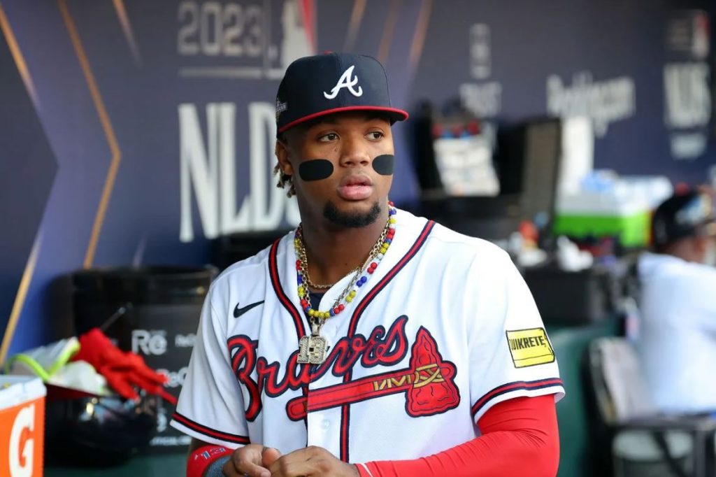 Ronald Acuña seguirá con su recuperación en Florida