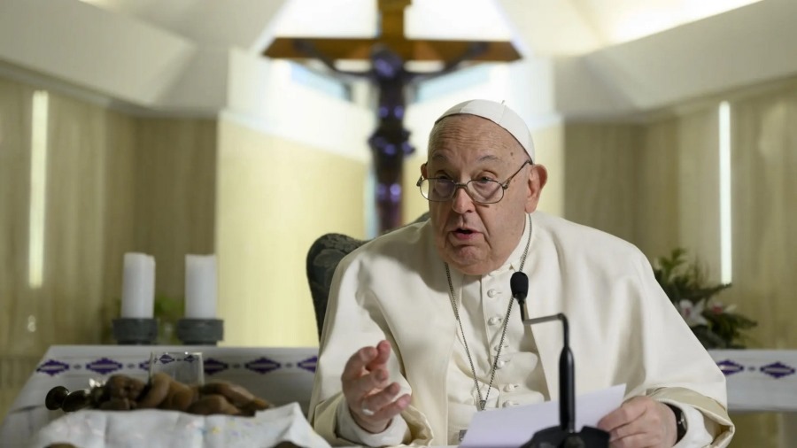 El papa Francisco en estado crítico