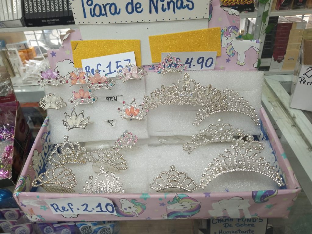 Tiendas ofrecen accesorios para fiestas carnestolendas