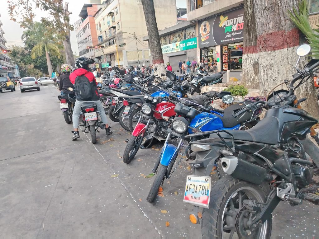 Pondrán orden a motorizados en Los Teques