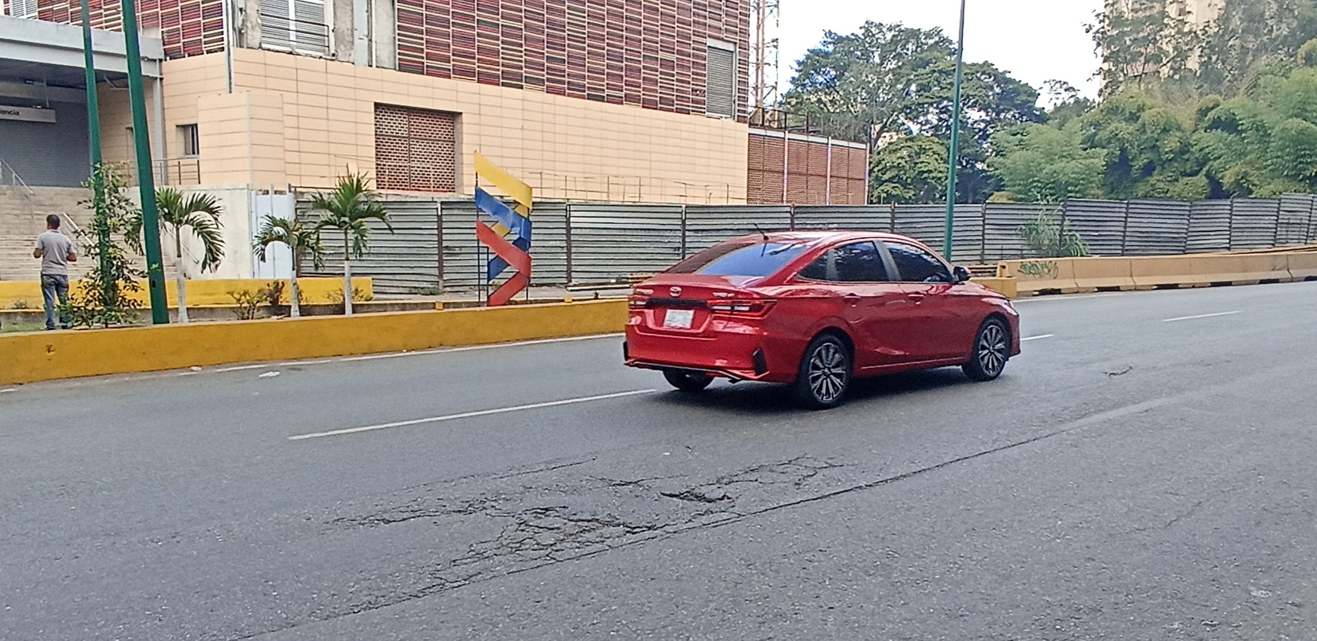 Huecos crecen y se multiplican en redoma de La Matica