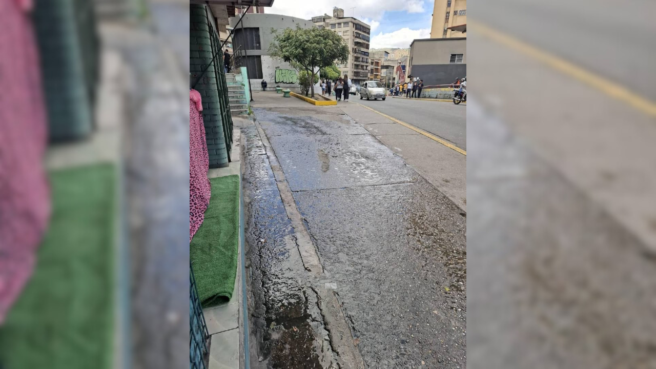 Bote de aguas servidas sorprende a vecinos de La Hoyada