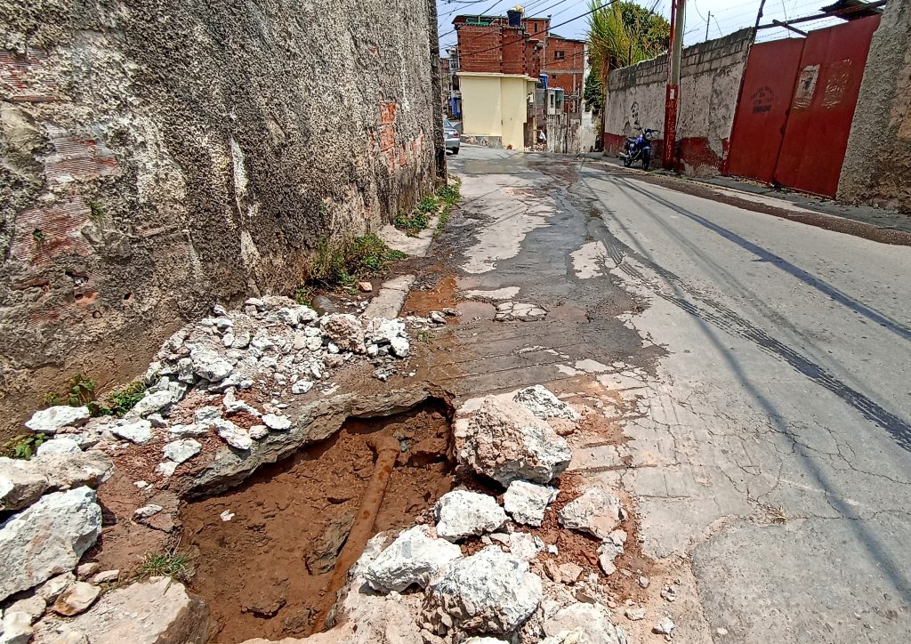 Repararán bote de aguas blancas en El Retén