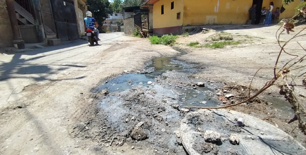 Colapso de aguas servidas se ha prolongado por cincos años