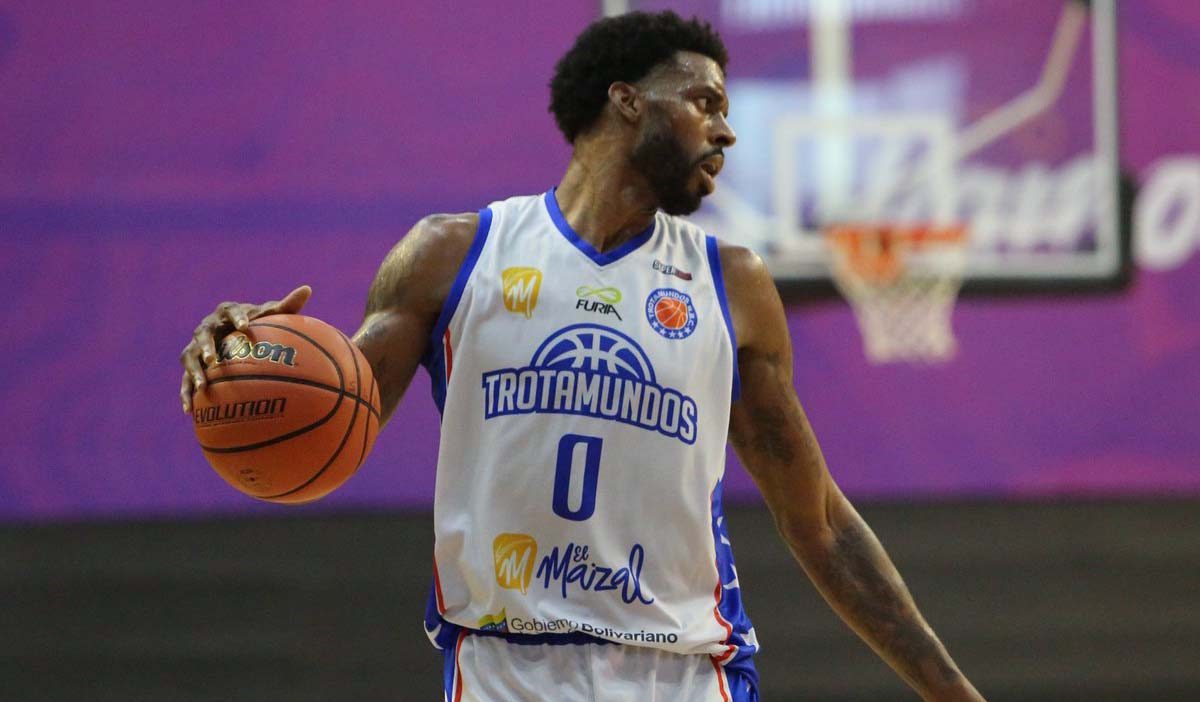 Donta Smith seguirá con Trotamundos