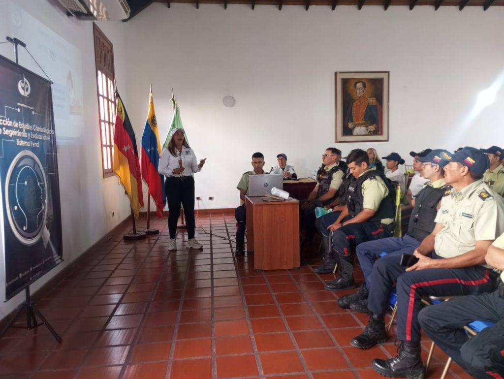 40 agentes de Policarrizal se capacitan en delitos informáticos