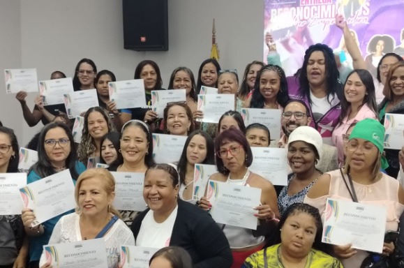 Capacitarán a emprendedoras en criptomonedas e IA