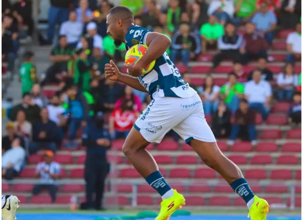 Rondón empata con el Pachuca