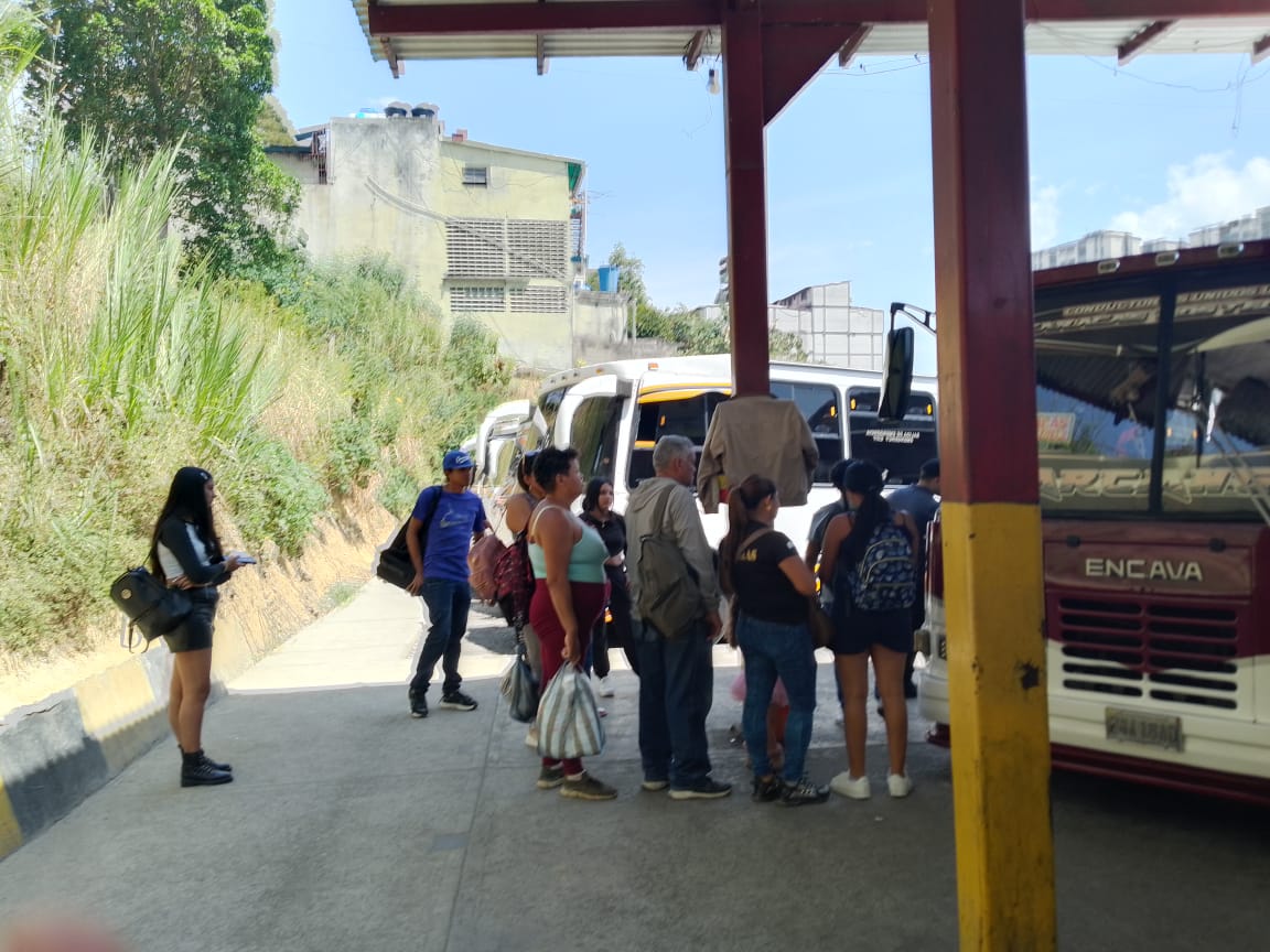 Autobuses “piratas” atentan contra rutas autorizadas