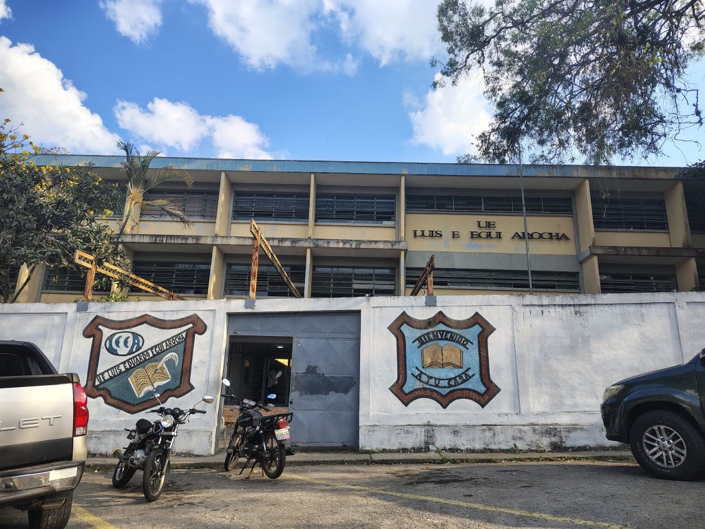 Ponen orden en liceo de Los Salias