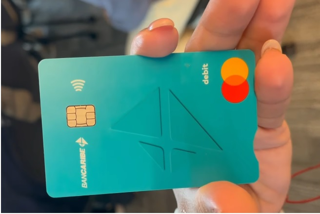 Lanzan tarjeta de débito para personas con discapacidad visual