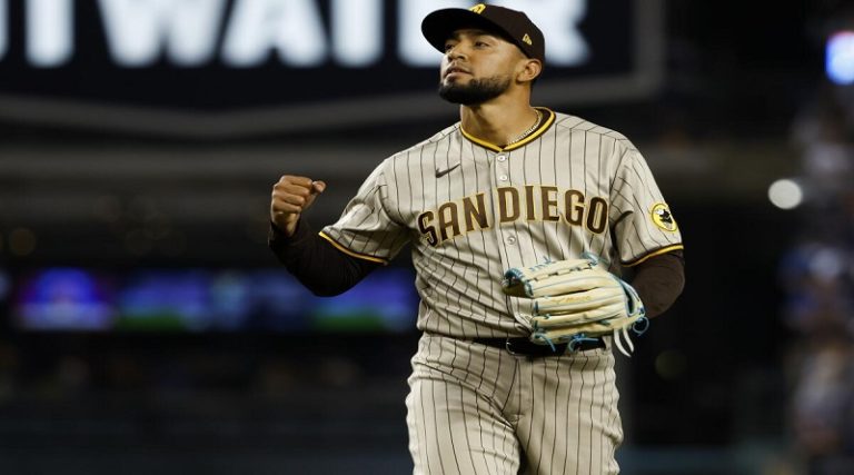 Robert Suárez impuso récord de juegos sin aceptar hit