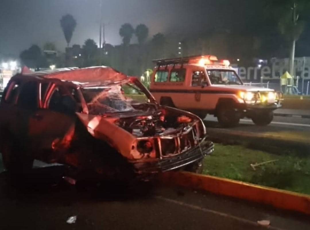 Herido tras volcarse en la carretera Panamericana