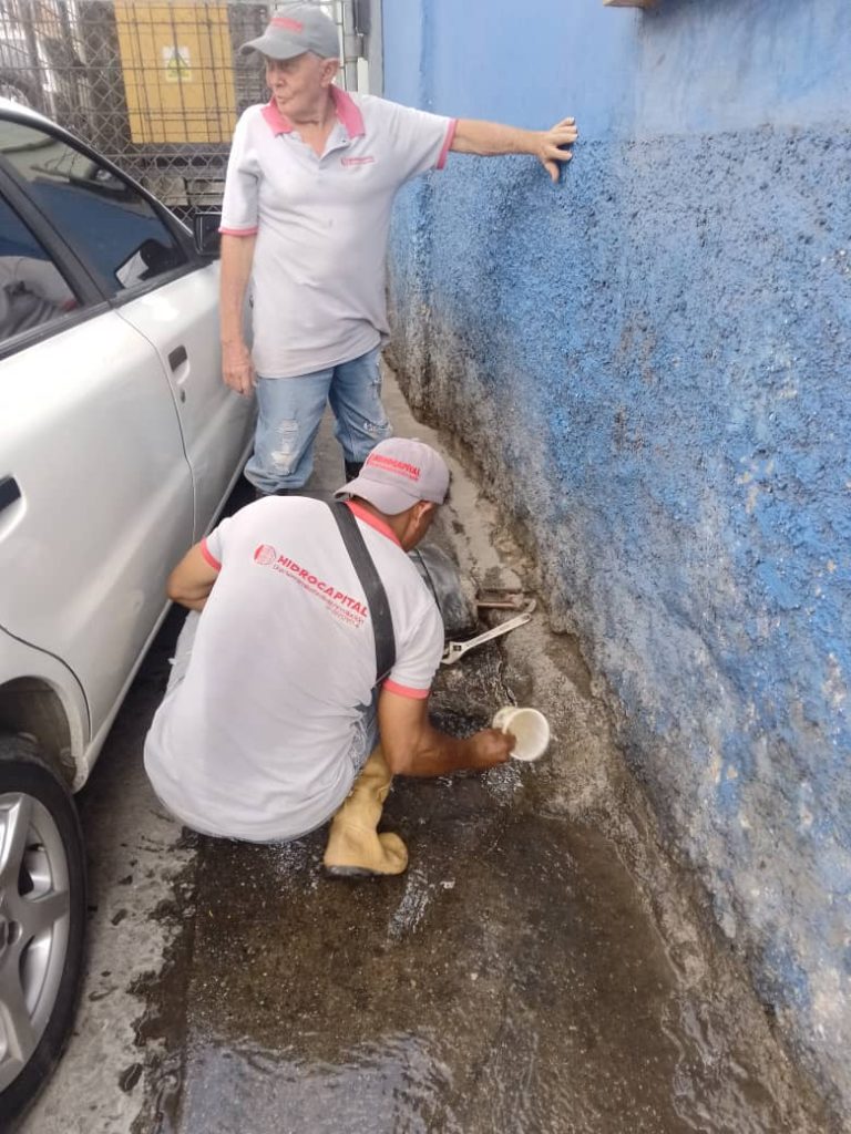 En tiempo récord solventan bote de aguas en la Miquilén