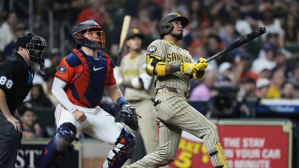 Arráez estable luego de colisionar en primera base
