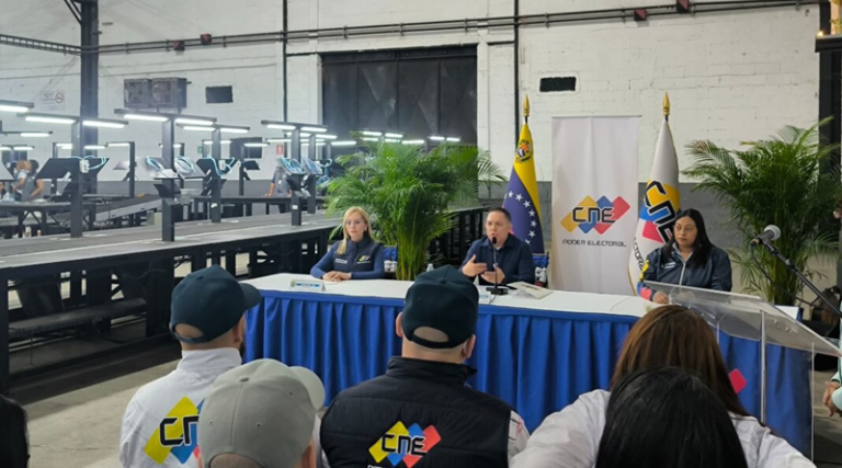 CNE: Desplegado material electoral para este 25-M