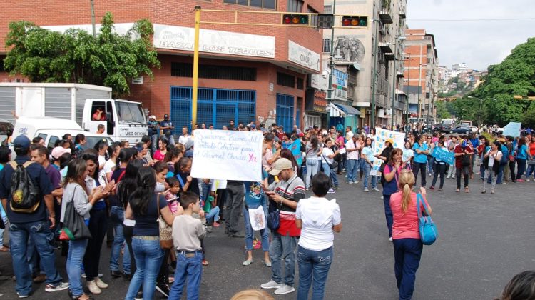 “Docentes sobreviven gracias a otros oficios”