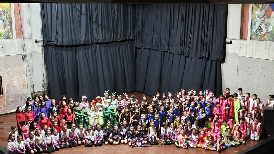 188 bailarines brillaron en celebración del Día de la Danza