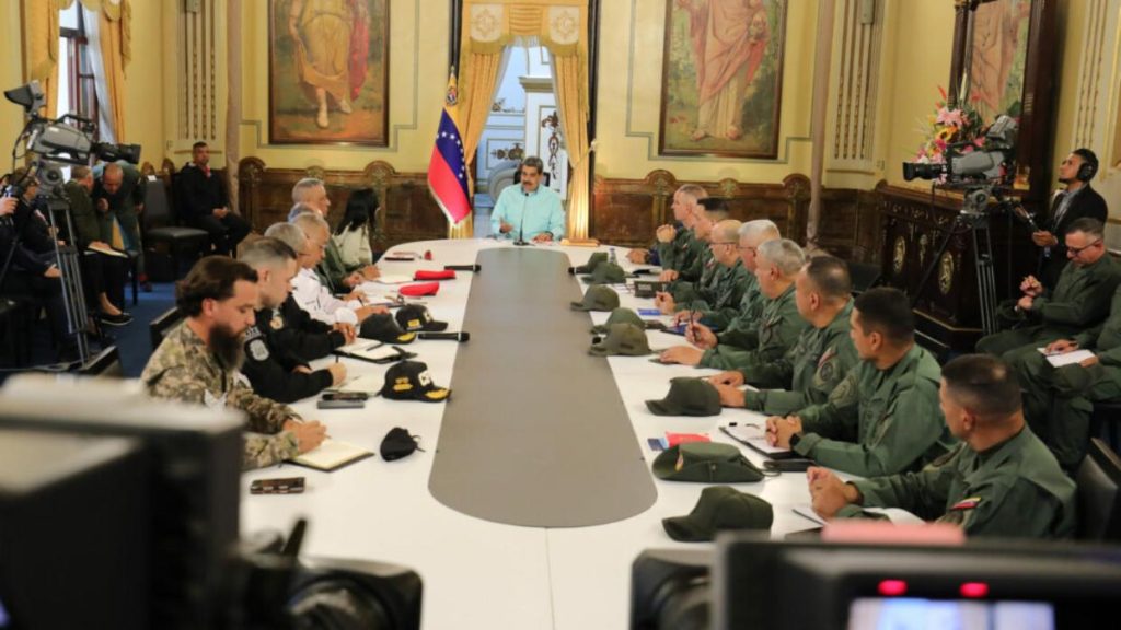 Maduro ordena reforzar planes de defensa del SEN