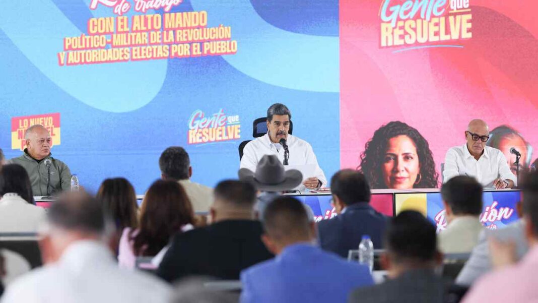Maduro llama a Petro a unir esfuerzos para «liberar» la frontera
