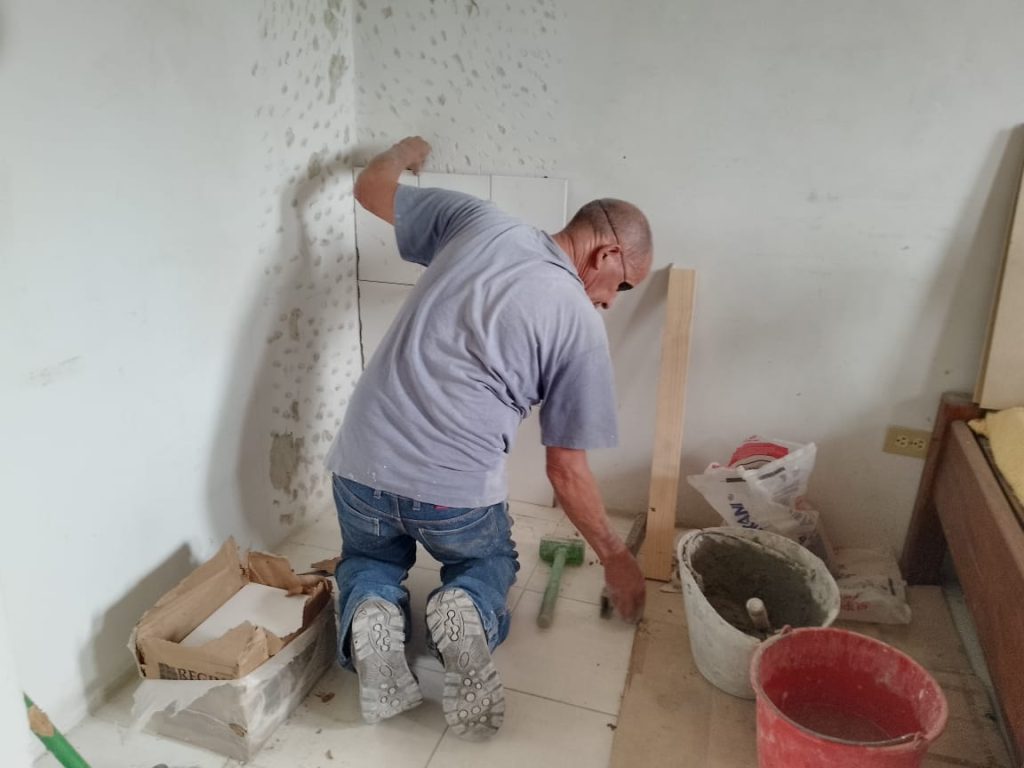 Es cuesta arriba hacer remodelaciones de casas