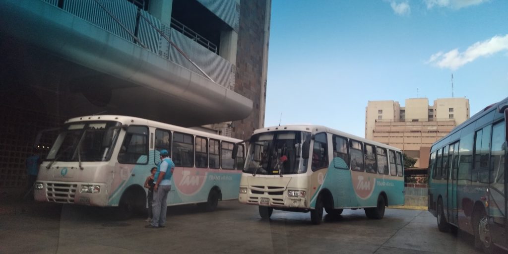 Autobuses estarán disponibles ante restricciones del Metro