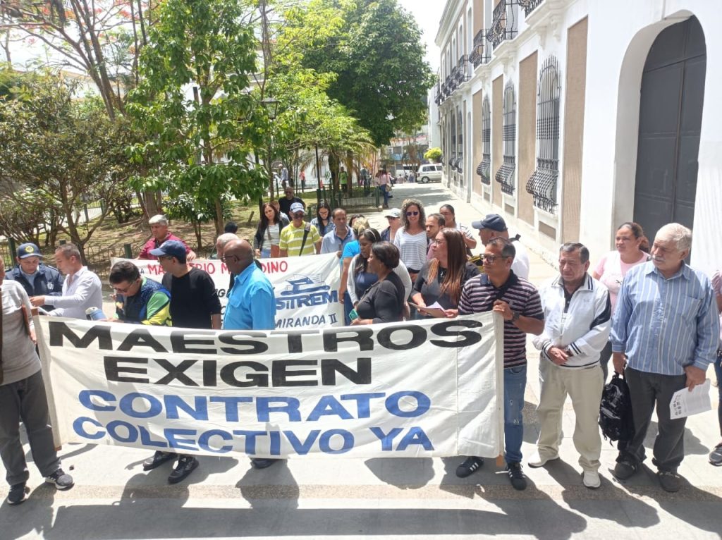 Alertan sobre estampida de docentes