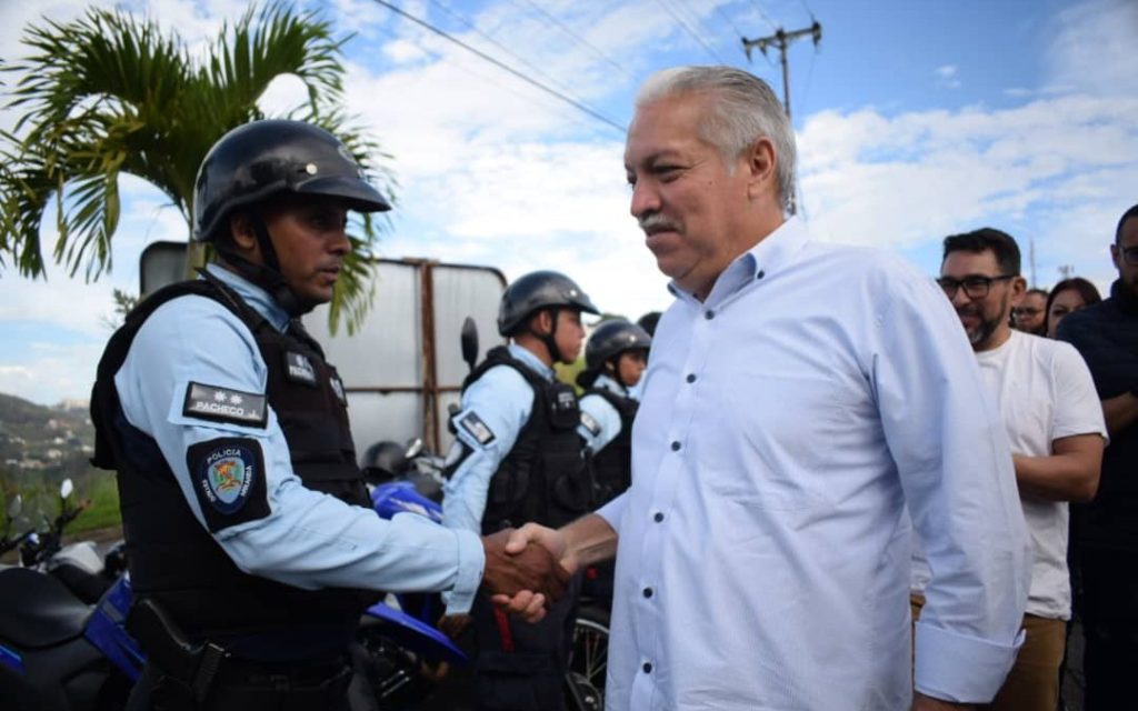 Serrano inaugura servicio de patrullaje motorizado