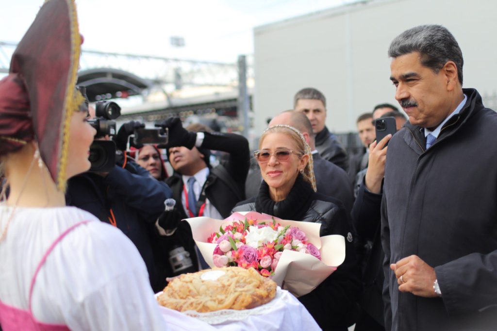Maduro llega a San Petersburgo