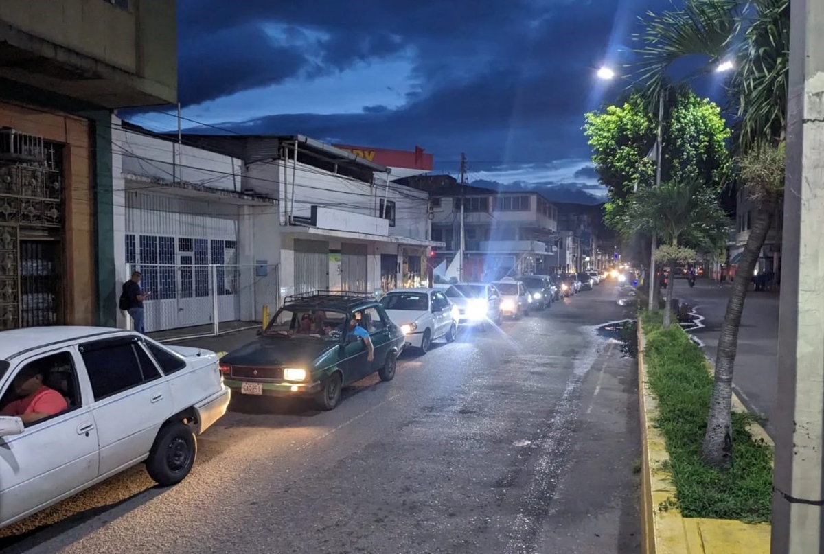 Se abre el tránsito en la frontera con Colombia