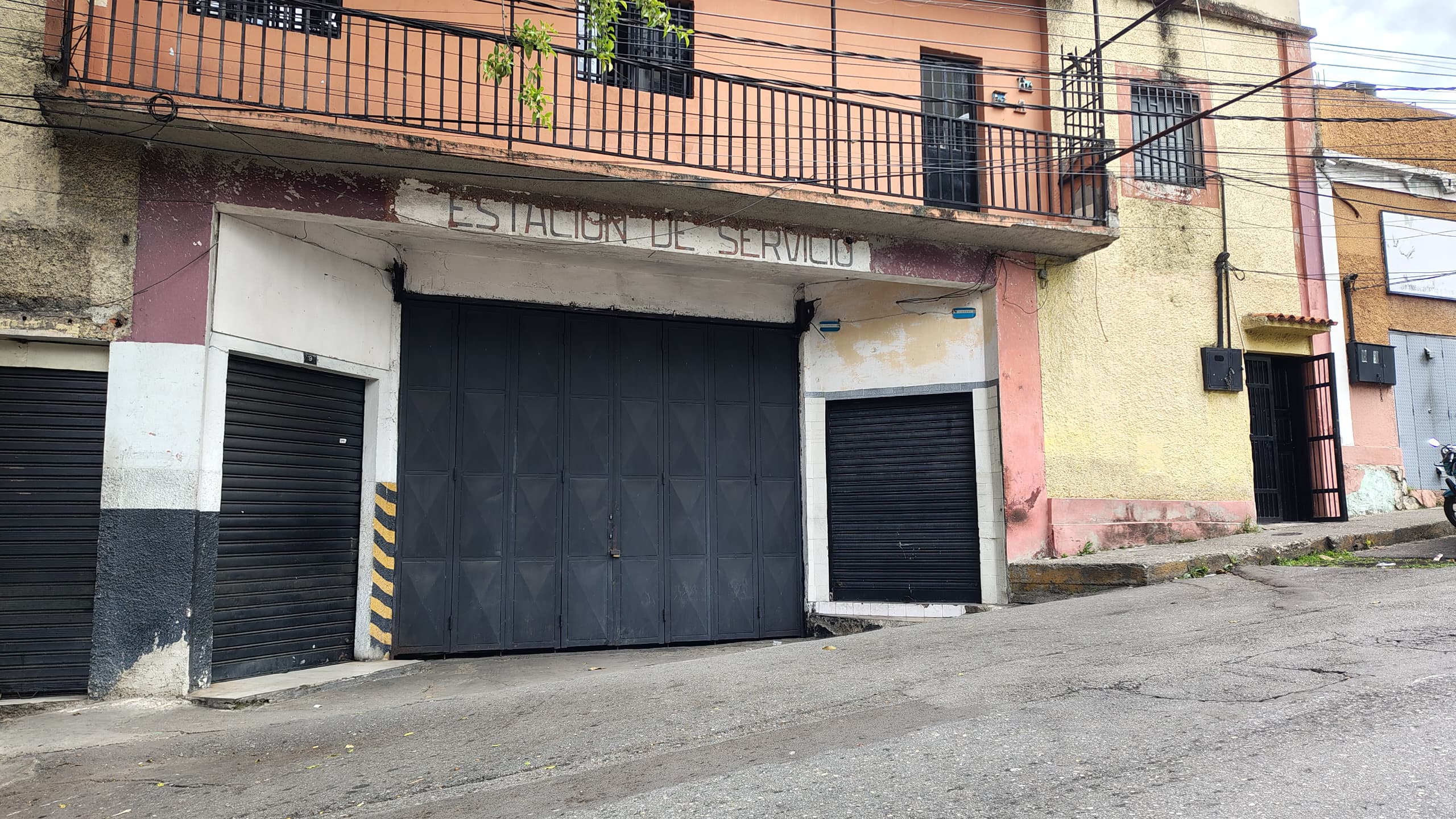 Sancionan a estacionamiento por evasión de impuestos