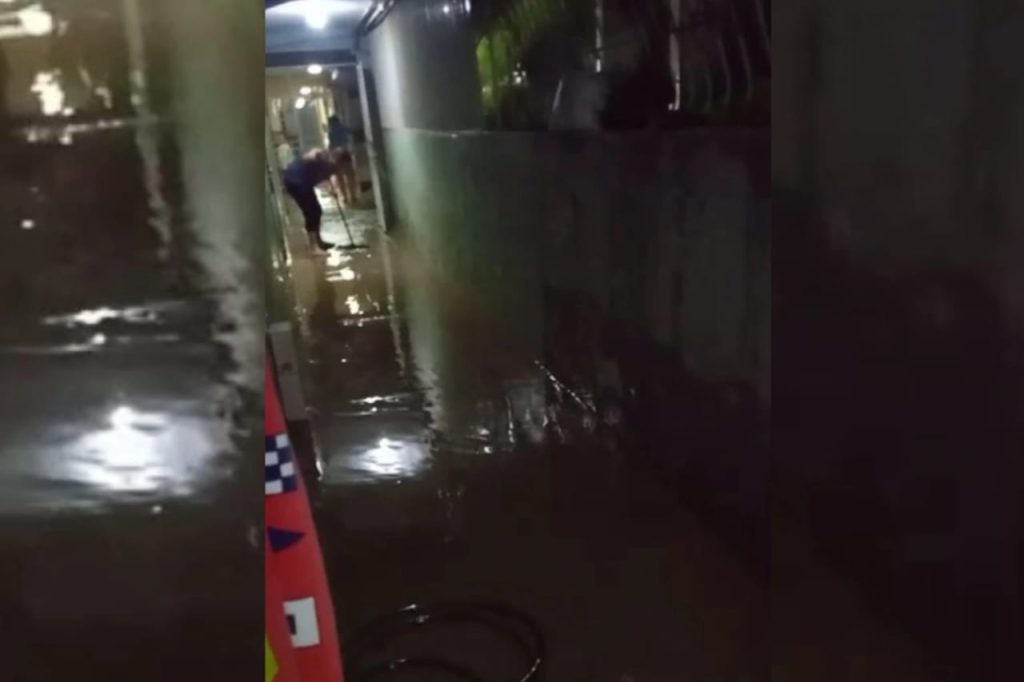 Apartamentos del bloque 8 de El Paso se siguen inundando