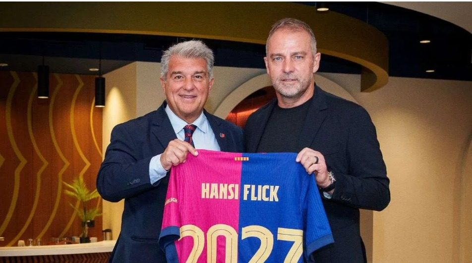 FC Barcelona renueva a Hansi Flick
