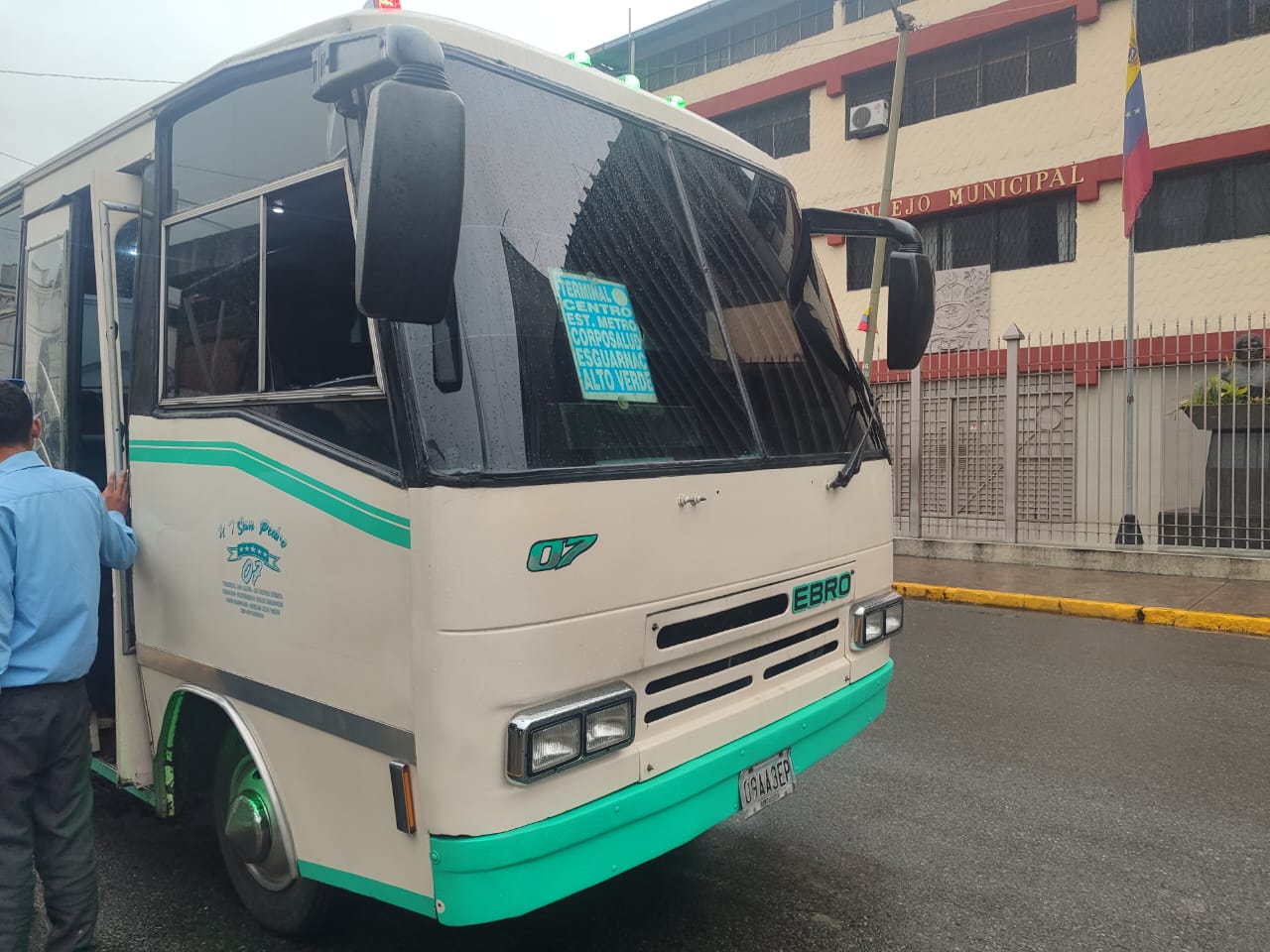 Autobuseros se nigan a aceptar pago móvil