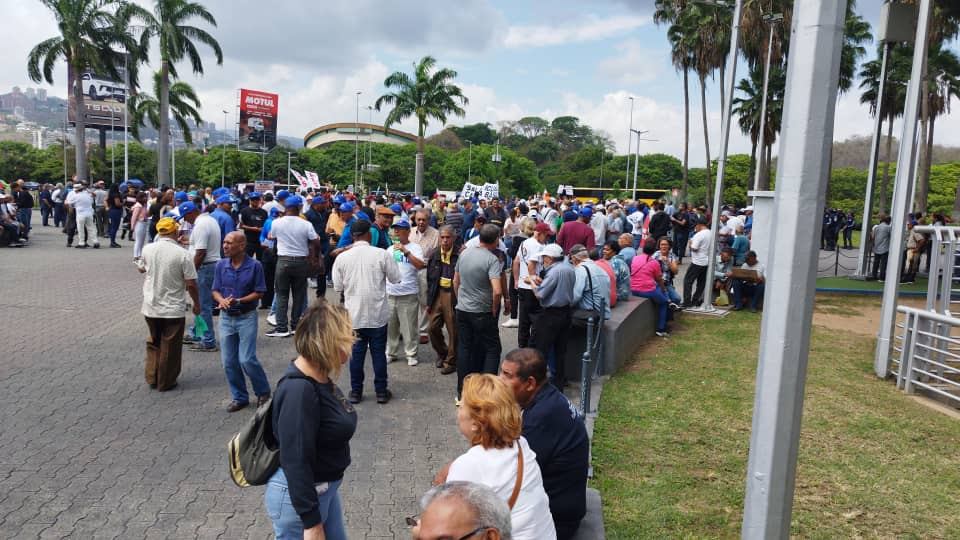 Aumento del ingreso mínimo no entusiasma a sindicatos