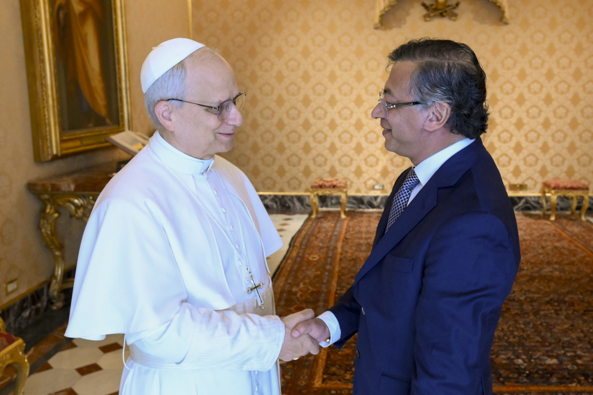 Petro propone el Vaticano como sede para negociaciones con el ELN