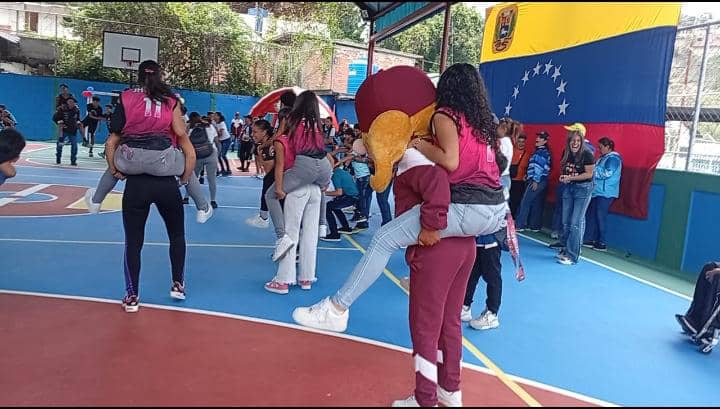 Dos nuevas canchas lucen bonitas en el Plan Cero Pantalla