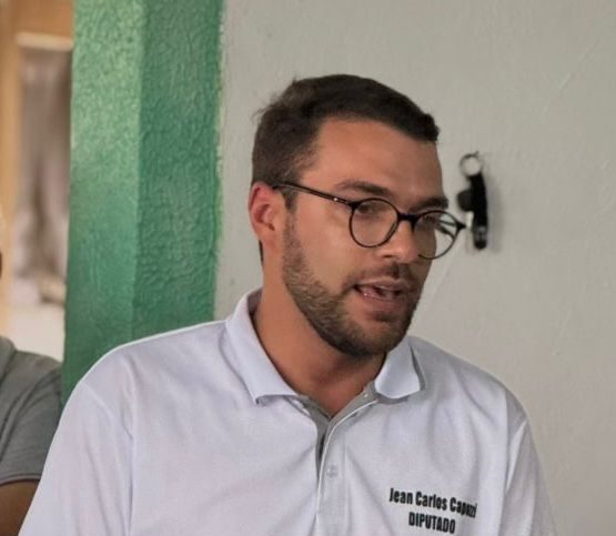 UNT y Unión y Cambio plantean legislar en materia de servicios