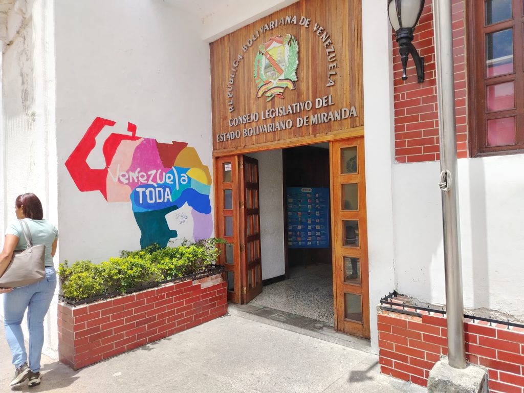El chavismo se quedó con las 15 curules del Clebm