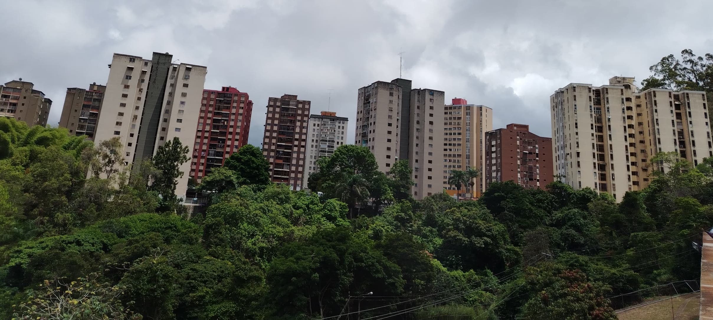 Juntas de condominio intentan mantenerse  a flote