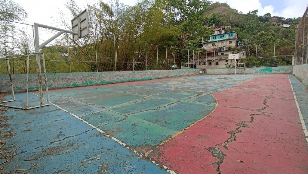 En críticas condiciones cancha de Colinas del Ángel